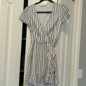 Abercrombie & Fitch small mini linen summer wrap dress
